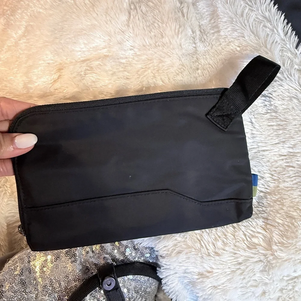 Commuter backpack that I purchased for one of my assignments. - Picture 5 of 6